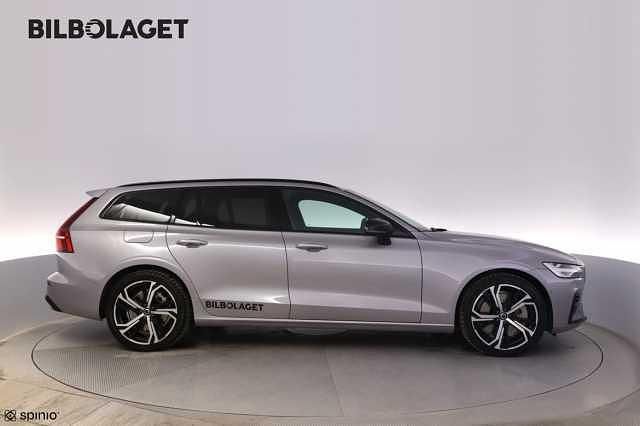 Begagnad Volvo V60 349 HK (256 kW) 2026 Silver Kombi