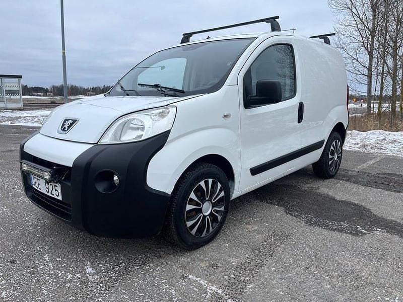 Vit Begagnad 2010 Peugeot Bipper Minibuss | 39 900 kr (Marknadspris) - Bild 1/4