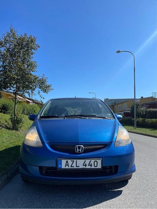 Blå Begagnad 2006 Honda Jazz Halvkombi | 20 000 kr (Marknadspris) - Bild 1/4