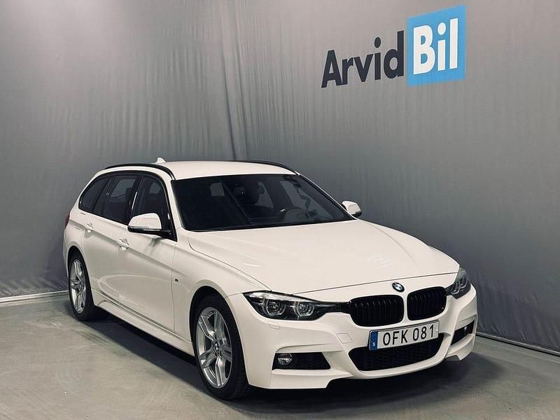 Vit Begagnad 2018 BMW 330 M Sport Kombi | 265 000 kr (Marknadspris) - Bild 1/4