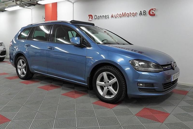 Begagnad VW Golf VII R 110 HK (80 kW) 2016 Blå Kombi