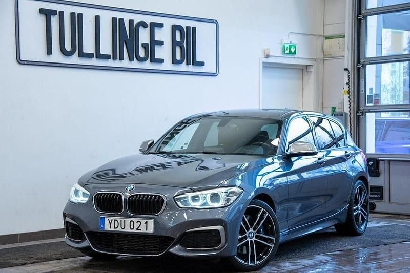 Begagnad BMW M135 326 HK (239 kW) 2016 Grå Halvkombi