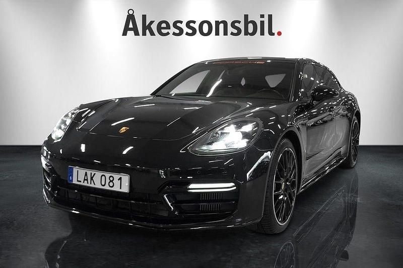 Svart Begagnad 2018 Porsche Panamera Sport Turismo Kombi | 619 000 kr - Bild 1/4