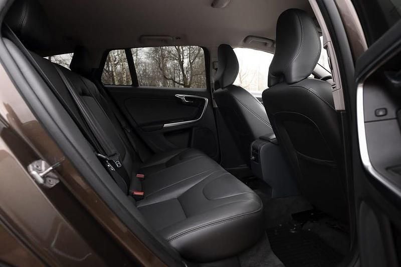 Begagnad Volvo V60 CC 150 HK (110 kW) 2018 Kombi