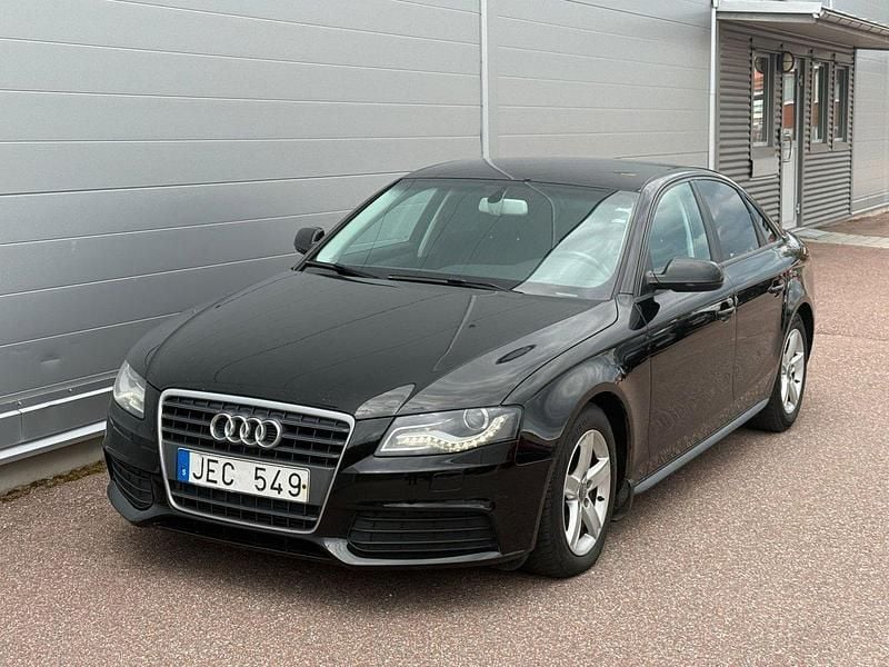 Svart Begagnad 2011 Audi A4 Sedan | 74 900 kr (Marknadspris) - Bild 1/4