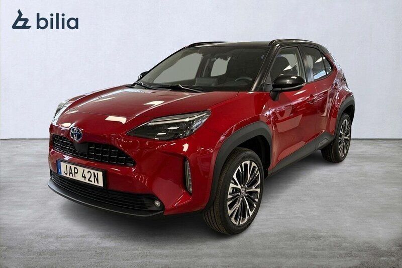 Röd Begagnad 2023 Toyota Yaris Cross Edition SUV | 334 900 kr (Marknadspris) - Bild 1/3