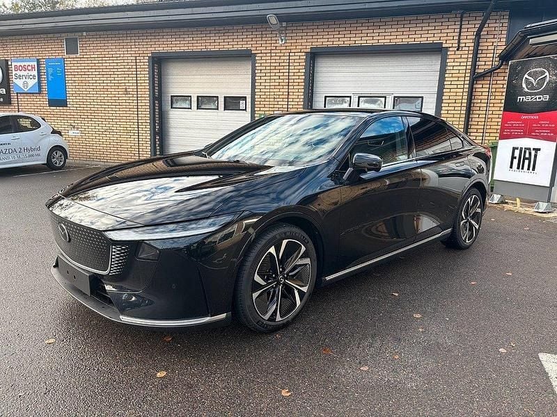 Svart Ny 2025 Mazda 6e Takumi-Line Sedan | 508 400 kr - Bild 1/4