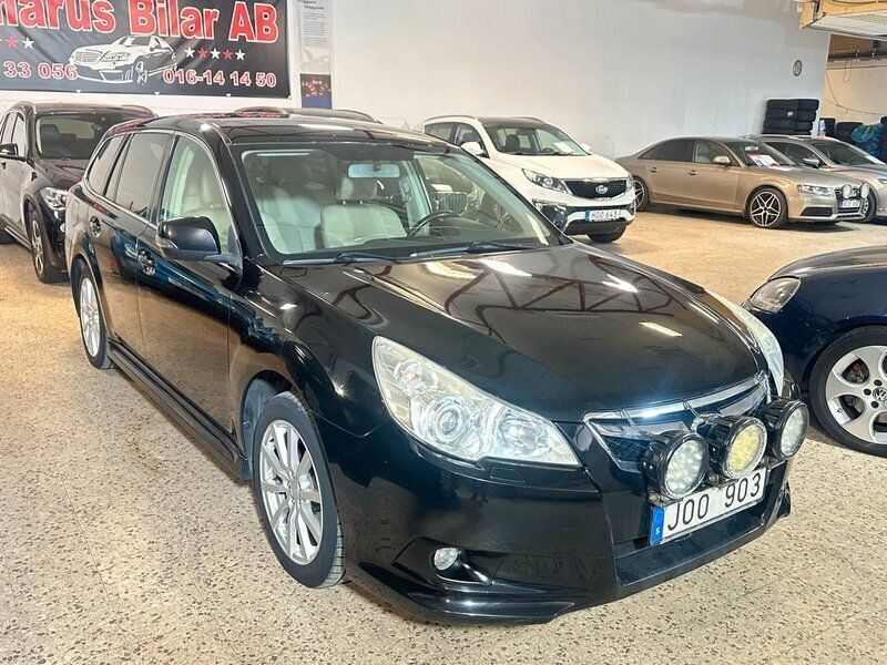 Svart Begagnad 2012 Subaru Legacy Kombi | 85 900 kr (Marknadspris) - Bild 1/4