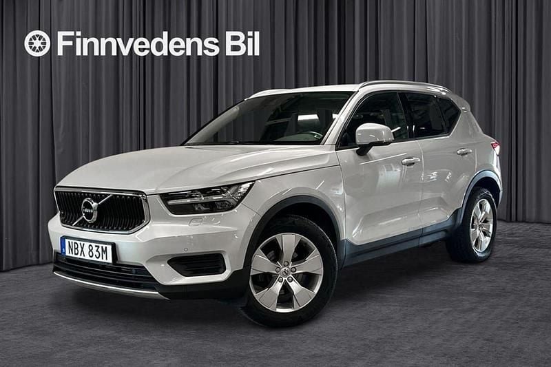 Silver Begagnad 2019 Volvo XC40 Momentum SUV | 294 000 kr (Marknadspris) - Bild 1/4