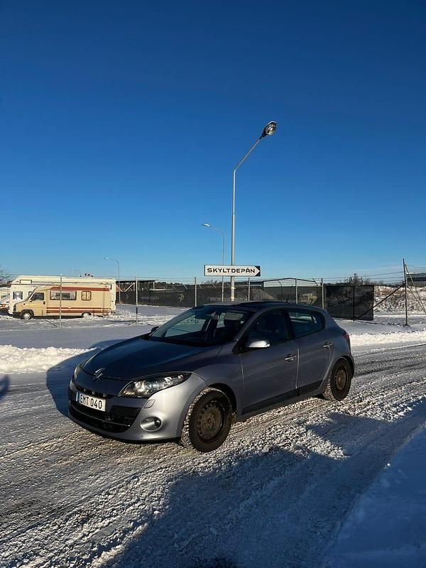 Begagnad 2010 Renault Mégane III Halvkombi | 33 500 kr - Bild 1/4