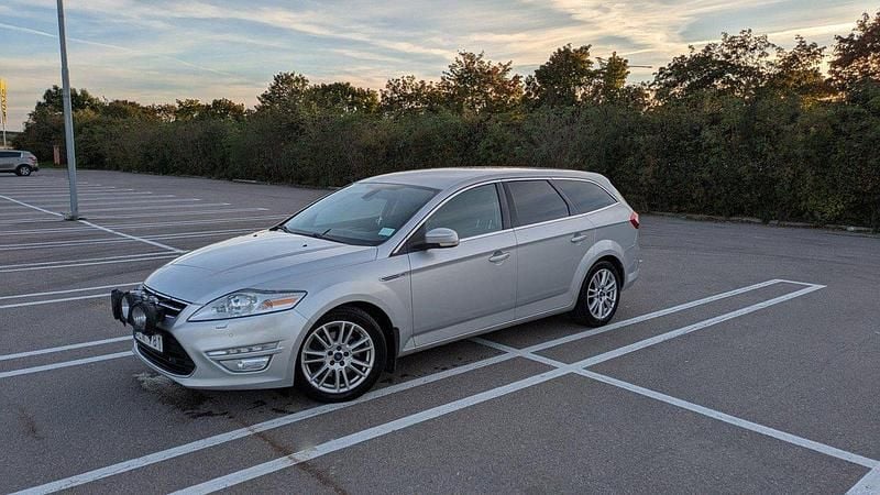 Grå Begagnad 2011 Ford Mondeo Kombi | 45 000 kr (Lite dyr) - Bild 1/4