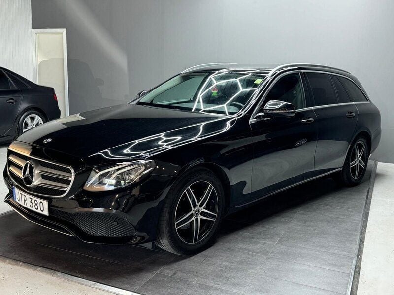 Begagnad Mercedes E220 Avantgarde 195 HK (143 kW) 2018 Svart Kombi