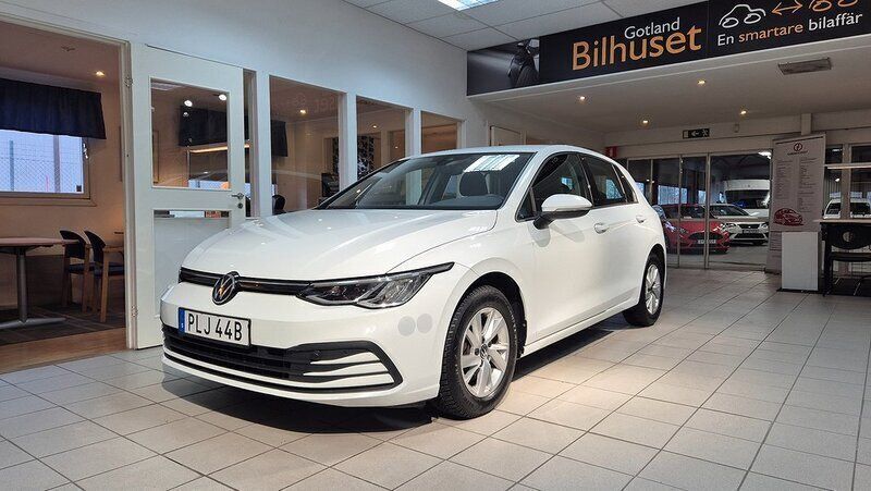 Vit Begagnad 2021 VW Golf VIII Halvkombi | 214 700 kr (Superpris) - Bild 1/3