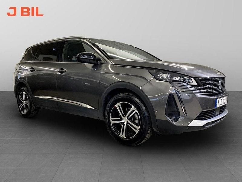 Grå Begagnad 2024 Peugeot 5008 GTi Minibuss | 359 900 kr (Lite dyr) - Bild 1/4