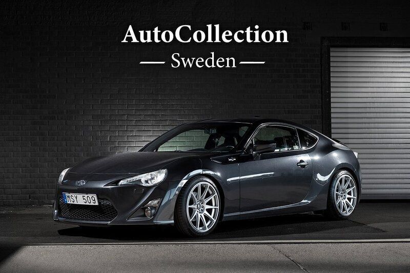 Mörkgrå (grå) Begagnad 2012 Toyota GT86 GT Sportkupé | 239 000 kr - Bild 1/4