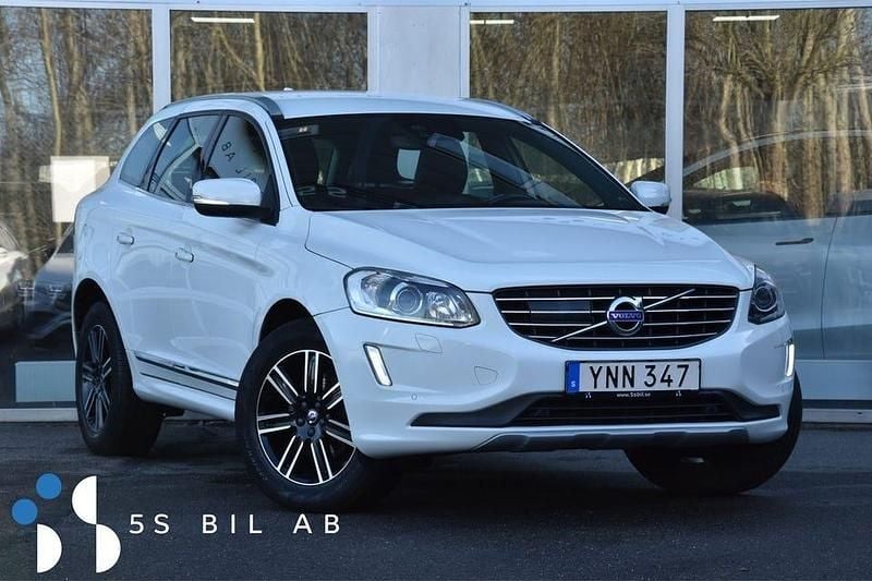 Begagnad Volvo XC60 Summum 150 HK (110 kW) 2017 Vit SUV
