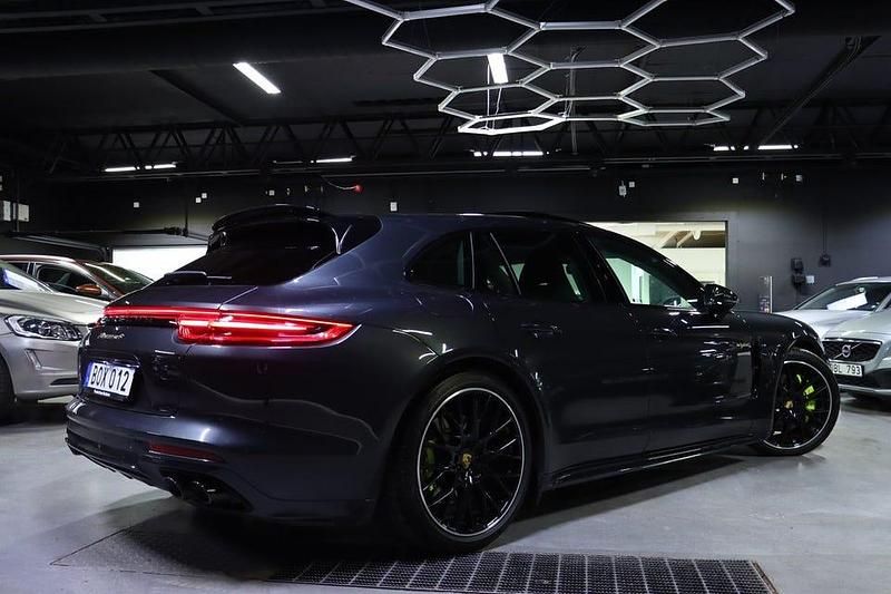 Begagnad Porsche Panamera 4 462 HK (339 kW) 2019 Grå Sedan