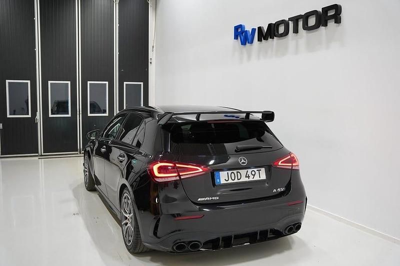 Begagnad Mercedes A45 AMG AMG 388 HK (285 kW) 2020 Svart Halvkombi