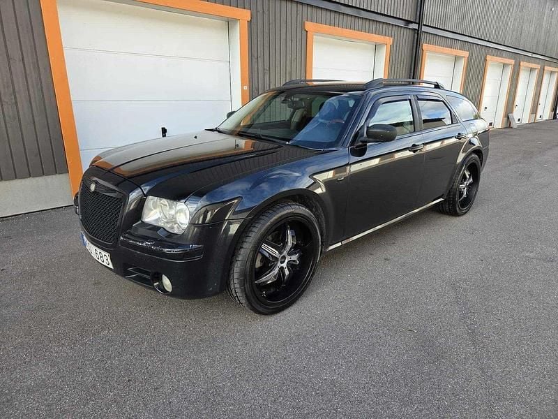 Svart Begagnad 2005 Chrysler 300C Touring Kombi | 45 000 kr (Marknadspris) - Bild 1/4