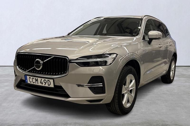 Silver Begagnad 2023 Volvo XC60 Core SUV | 404 900 kr (Bra pris) - Bild 1/4