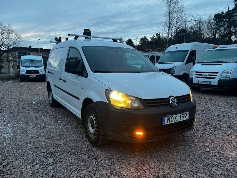 Vit Begagnad 2015 VW Caddy Maxi Minibuss | 79 900 kr (Marknadspris) - Bild 1/4