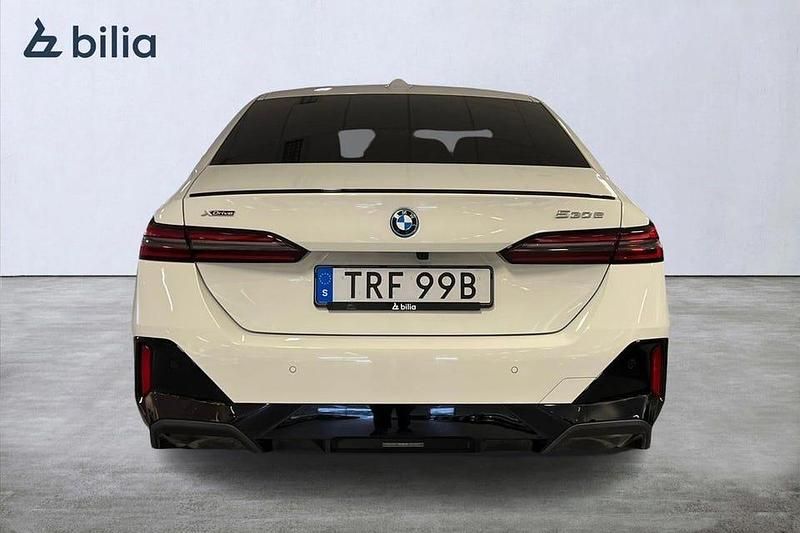 Begagnad BMW 530 M Sport 299 HK (219 kW) 2025 Alpine white Sedan