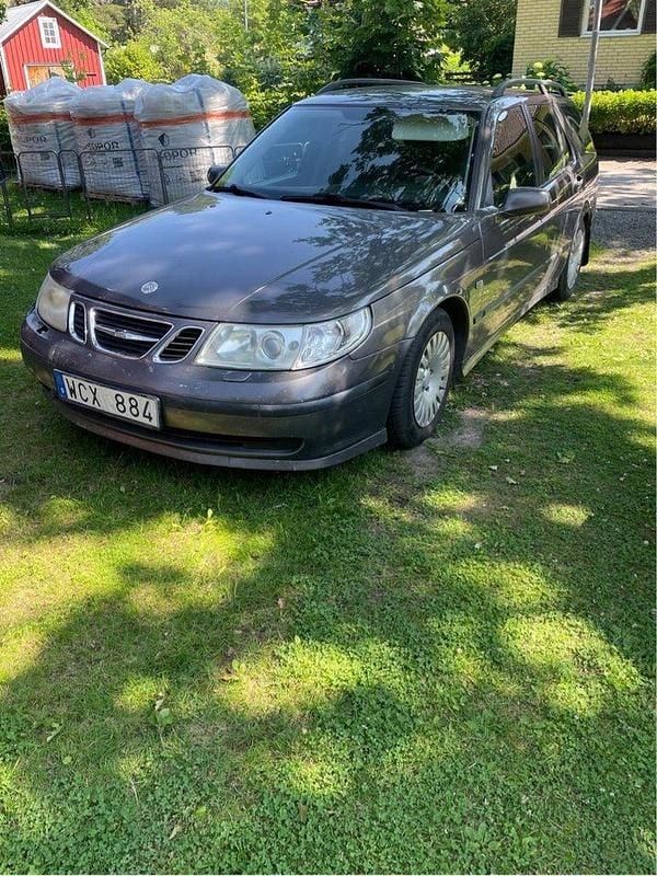 Brun Begagnad 2005 Saab 9-5 Vector Kombi | 5 000 kr (Superpris) - Bild 1/4