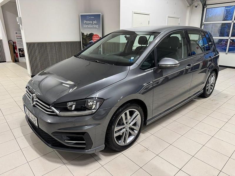 Gråmetallick Begagnad 2017 VW Golf VII R-line Halvkombi | 179 900 kr (Lite dyr) - Bild 1/4