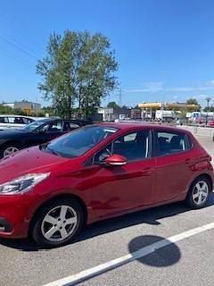Röd Begagnad 2015 Peugeot 208 Halvkombi | 45 000 kr (Bra pris) - Bild 1/4