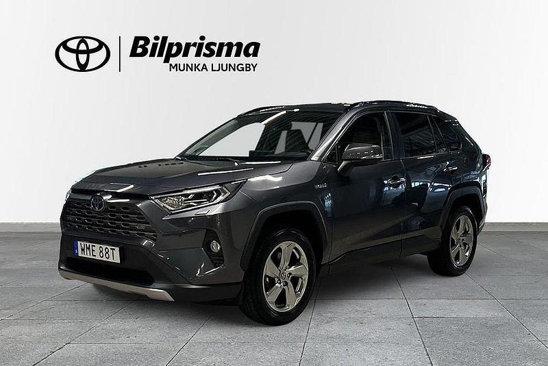 Mörkgrå Begagnad 2019 Toyota RAV4 Hybrid Executive SUV | 309 900 kr (Marknadspris) - Bild 1/3