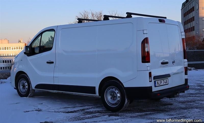 Begagnad Nissan NV300 S 146 HK (107 kW) 2021 Vit svart Van