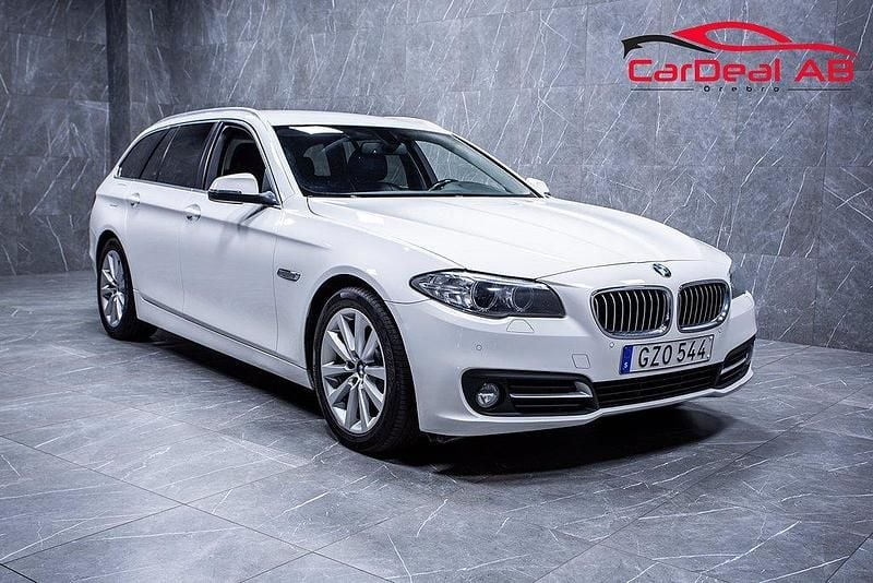 Vit Begagnad 2016 BMW 520 Kombi | 154 800 kr (Marknadspris) - Bild 1/4