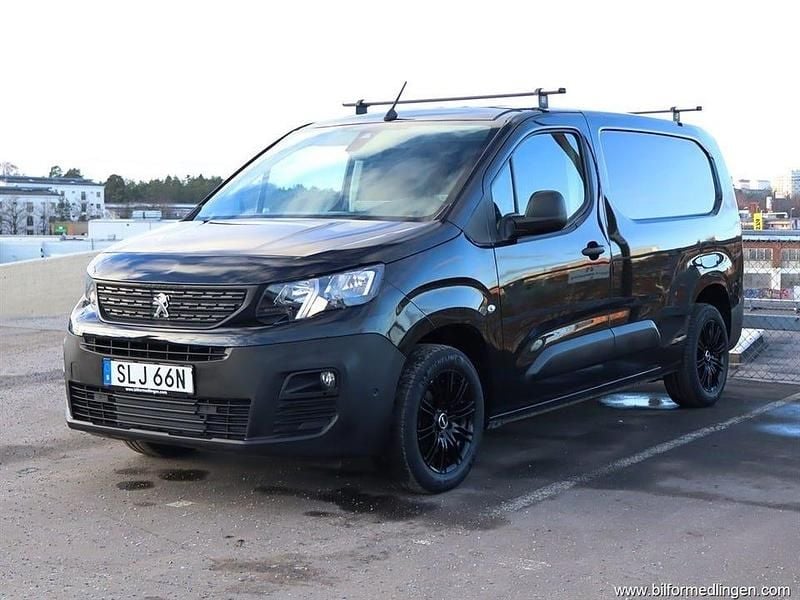 Svart svart Begagnad 2021 Peugeot Partner S Van | 208 900 kr (Lite dyr) - Bild 1/4