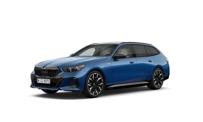 Blå Begagnad 2024 BMW 550e M Sport Kombi | 984 800 kr (Marknadspris) - Bild 1/2