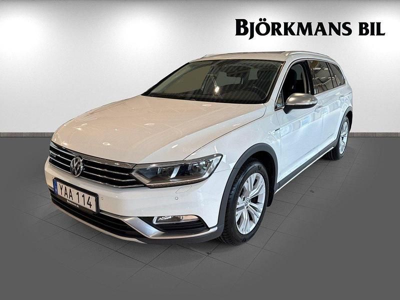 Vit Begagnad 2015 VW Passat Alltrack Kombi | 169 000 kr (Marknadspris) - Bild 1/4