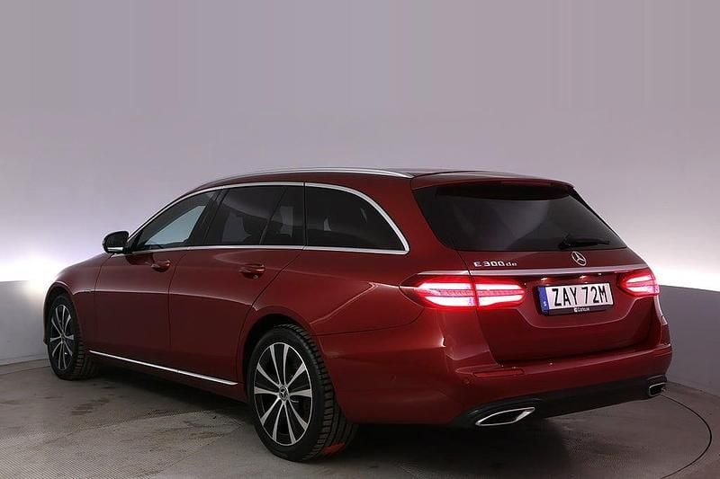 Begagnad Mercedes E300 2020 Röd