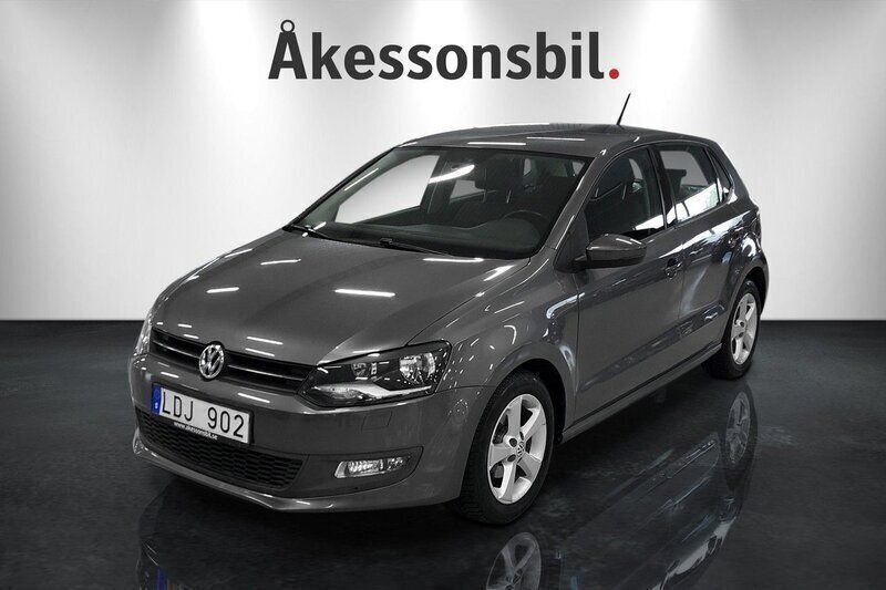 Mgrå Begagnad 2010 VW Polo Halvkombi | 79 000 kr (Marknadspris) - Bild 1/4