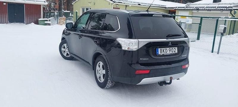 Begagnad Mitsubishi Outlander 150 HK (110 kW) 2014 SUV