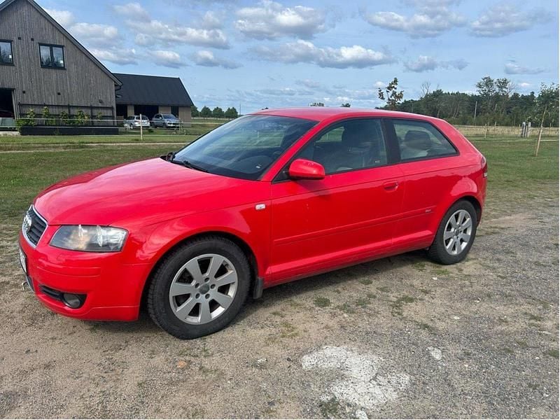 Röd Begagnad 2004 Audi A3 S-Line Halvkombi | 44 900 kr (Marknadspris) - Bild 1/4