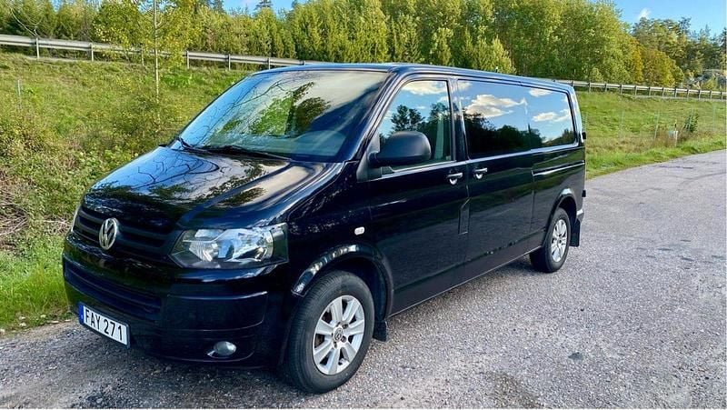 Svart Begagnad 2011 VW T5 Van | 75 000 kr (Lite dyr) - Bild 1/4