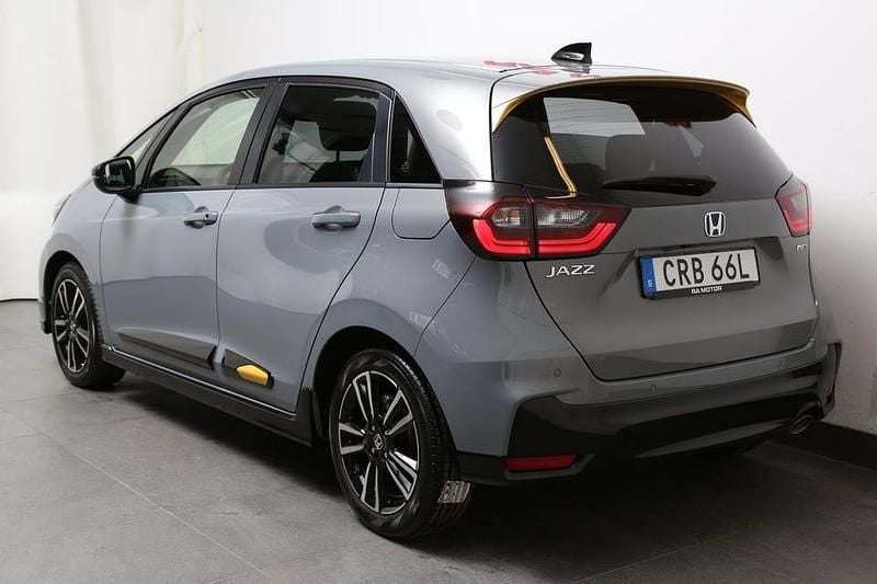 Begagnad Honda Jazz Hybrid 122 HK (89 kW) 2023 Grå Halvkombi