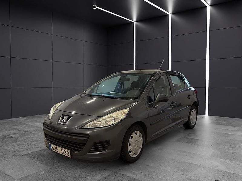 Grå Begagnad 2010 Peugeot 207 Halvkombi | 29 990 kr (Marknadspris) - Bild 1/4