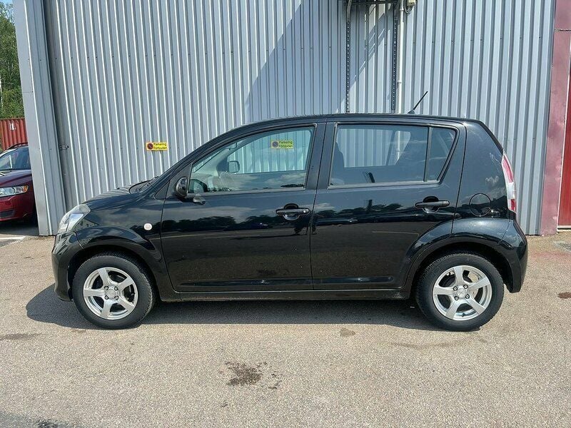 Begagnad Subaru Justy 69 HK (50 kW) 2007 Svart Halvkombi