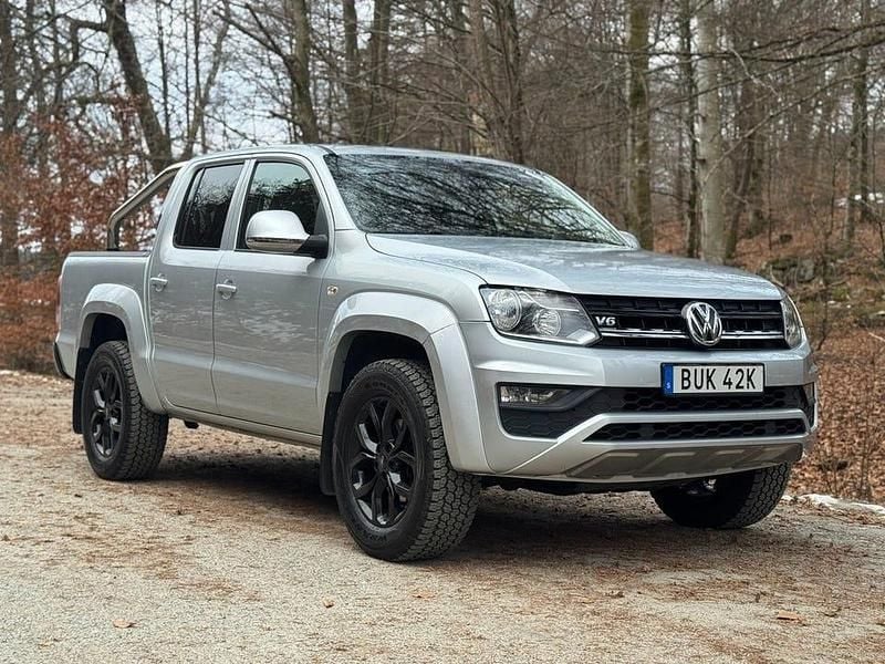 Silver Begagnad 2020 VW Amarok Comfortline Pickup | 379 900 kr (Marknadspris) - Bild 1/4