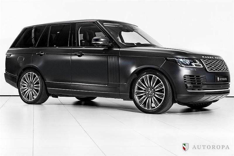 Begagnad Land Rover Range Rover Vogue 301 HK (221 kW) 2019 Svo black matte SUV