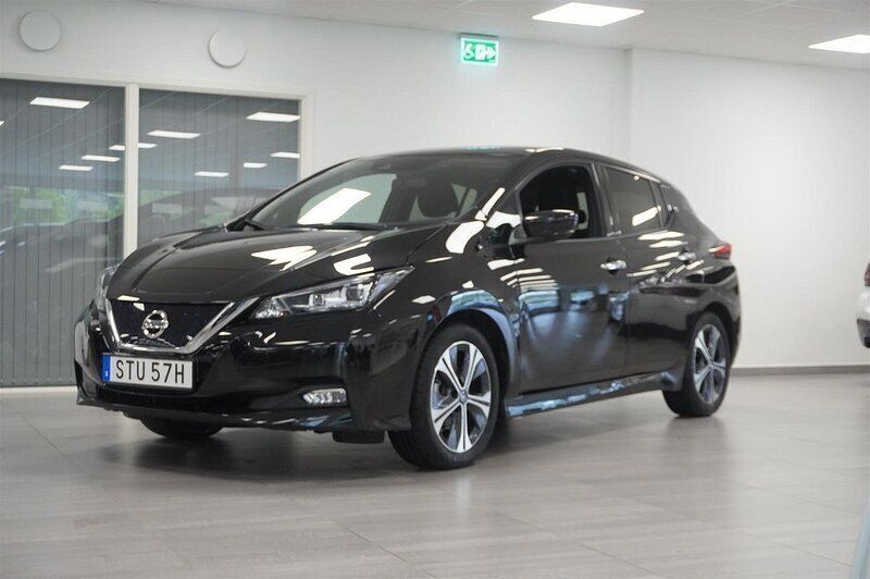 Svart Begagnad 2022 Nissan Leaf N-Connecta Halvkombi | 179 900 kr (Bra pris) - Bild 1/4