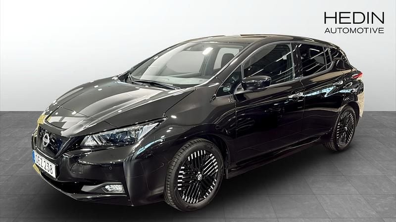 Begagnad Nissan Leaf N-Connecta 110 kW (150 HK) 2022 Svart Halvkombi