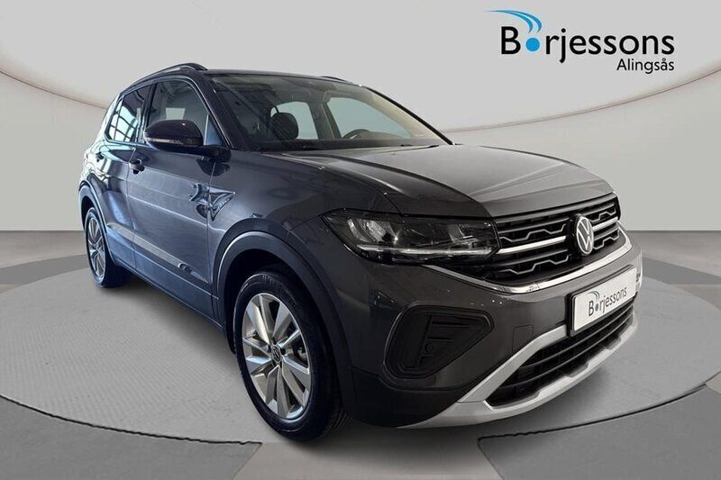 Grå Ny 2025 VW T-Cross Life SUV | 289 900 kr (Marknadspris) - Bild 1/4