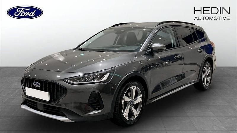 Grå Begagnad 2023 Ford Focus Active Kombi | 219 900 kr (Marknadspris) - Bild 1/4