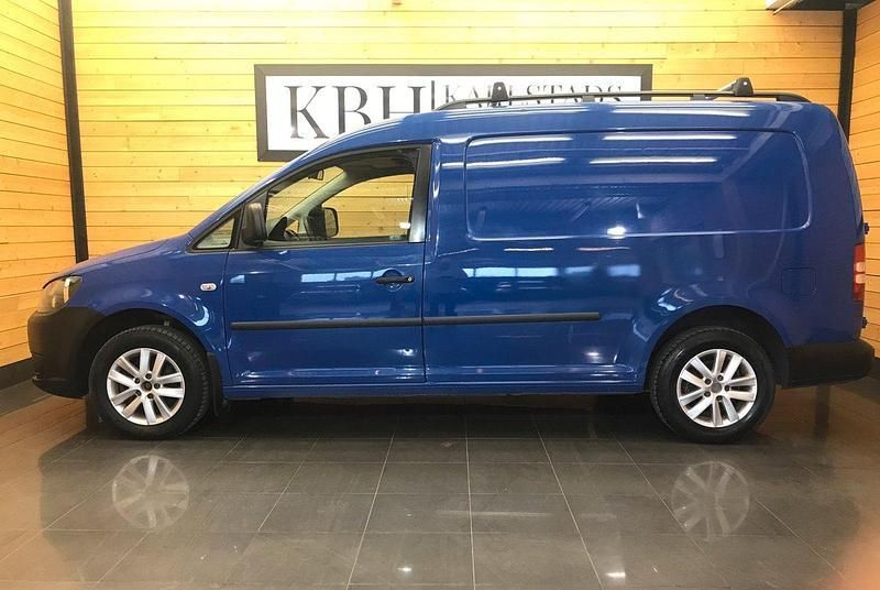 Blå Begagnad 2013 VW Caddy Maxi Minibuss | 59 900 kr (Marknadspris) - Bild 1/4